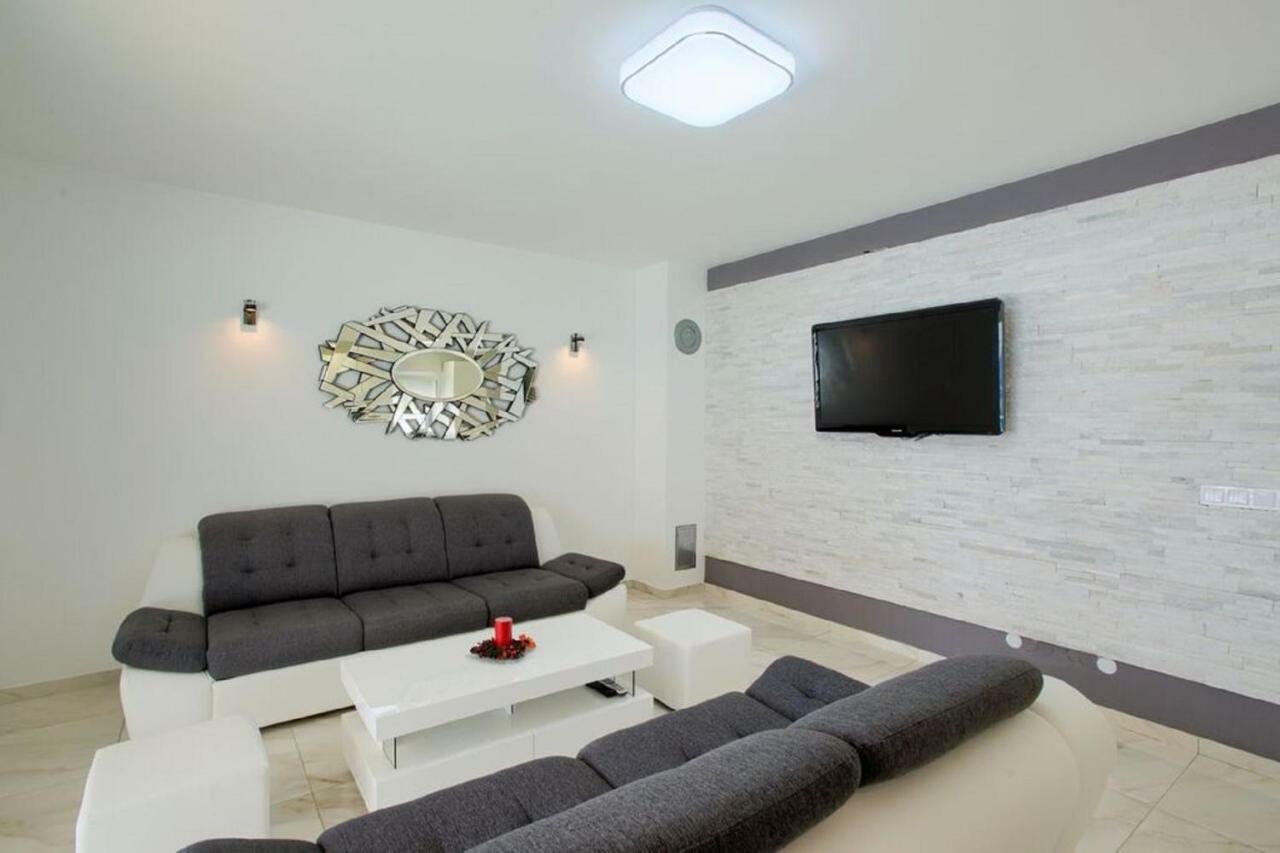 Villa Sanja Plovanija Екстер'єр фото