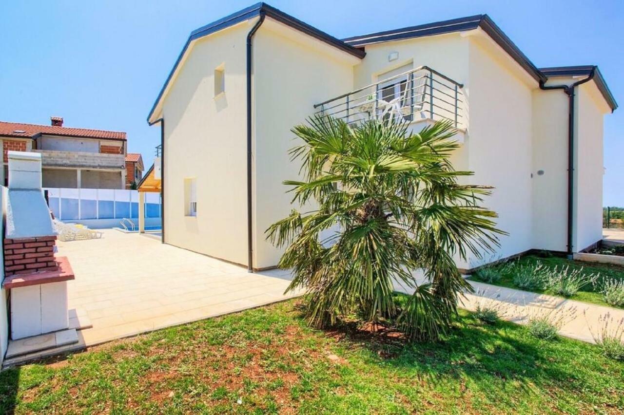 Villa Sanja Plovanija Екстер'єр фото