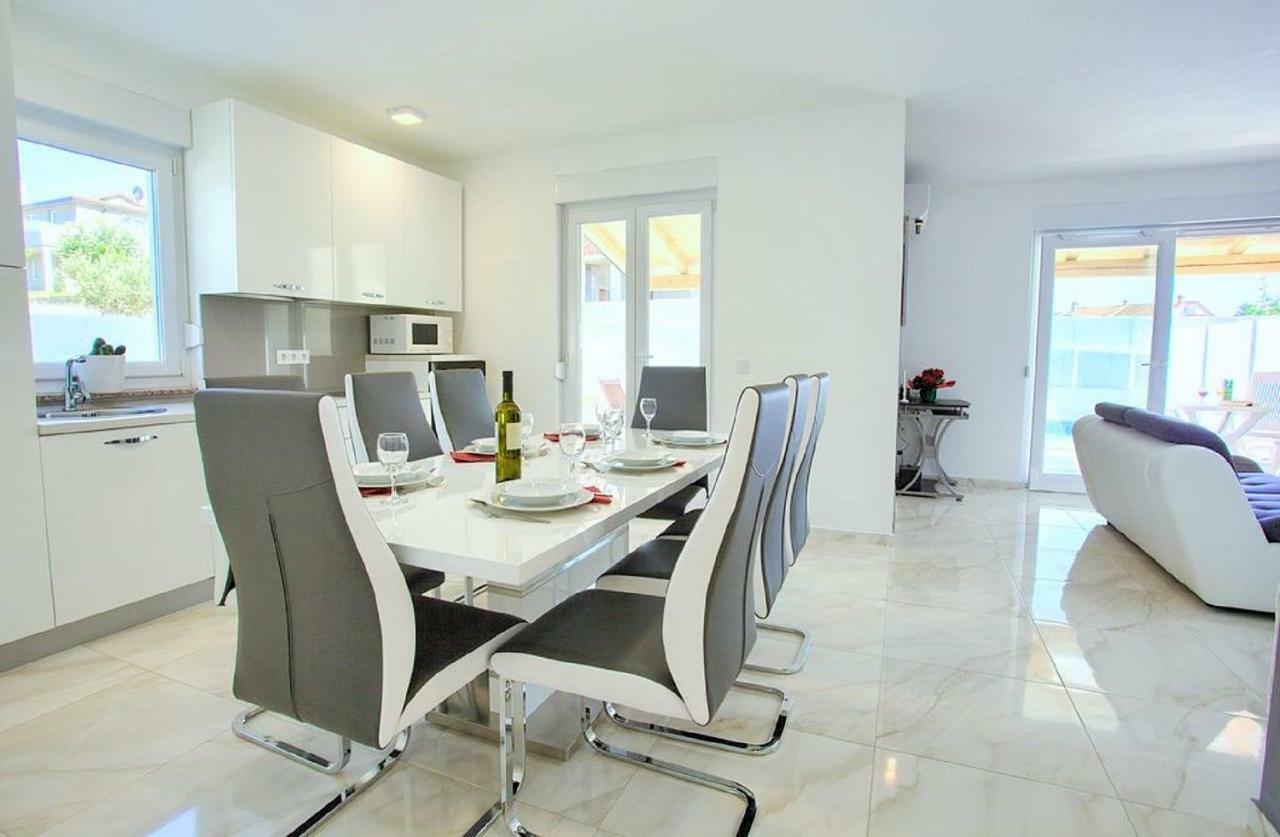 Villa Sanja Plovanija Екстер'єр фото